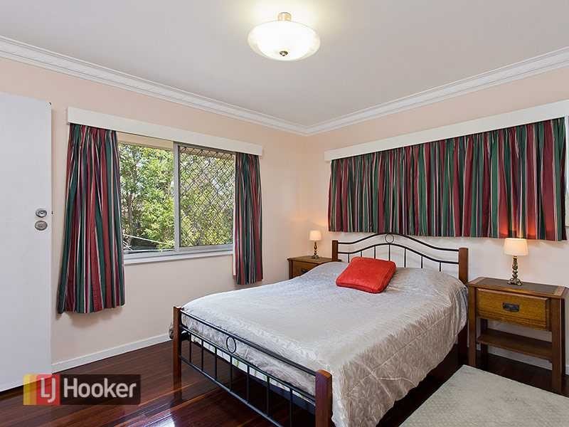 28 Wurinya Street, The Gap QLD 4061