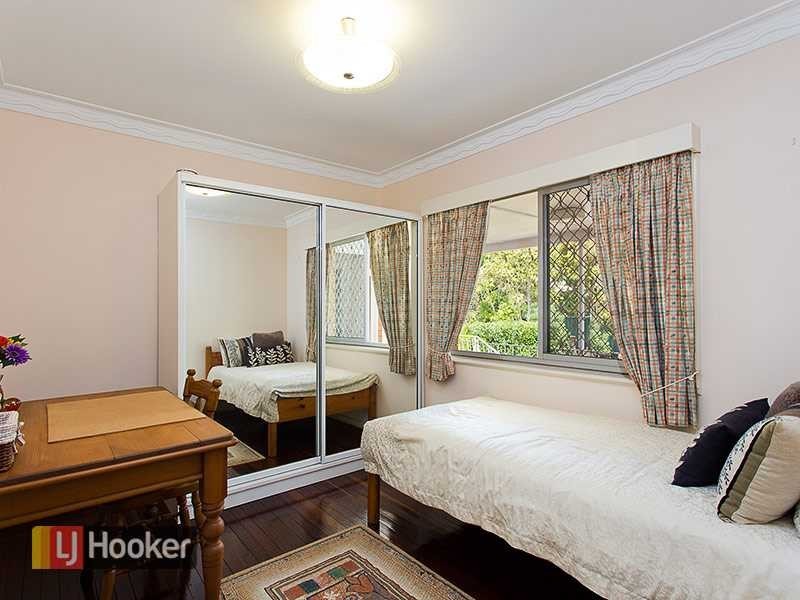 28 Wurinya Street, The Gap QLD 4061