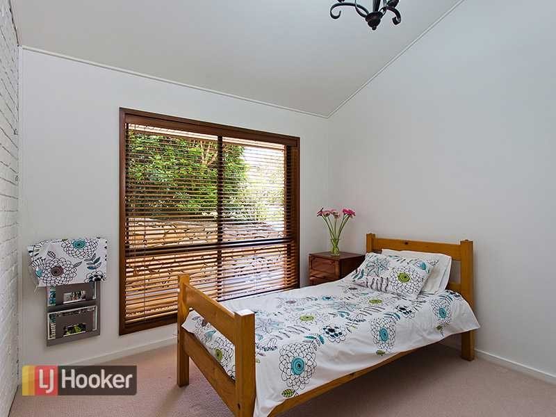 4 Worsley Street, The Gap QLD 4061