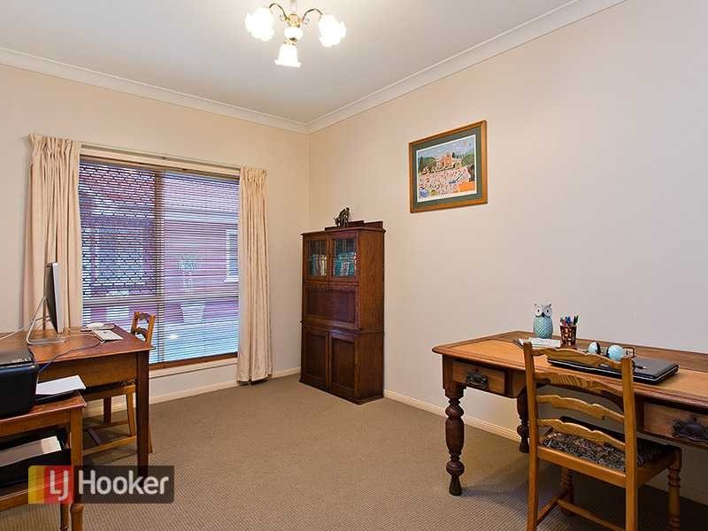 25 Colorado Avenue, Bardon QLD 4065