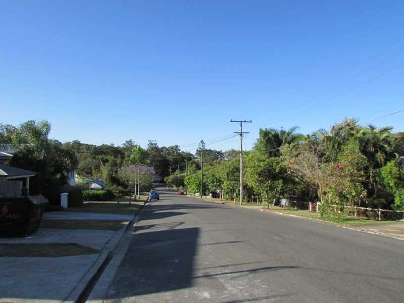 22 Lilley Rd, Bardon QLD 4065