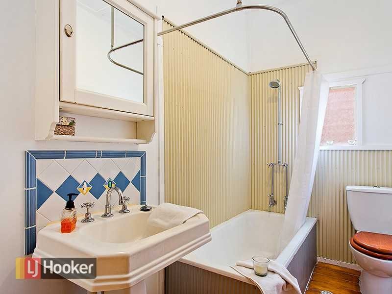 66 Gerler Street, Bardon QLD 4065