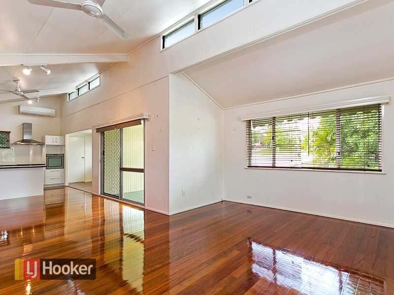 2 Dumba Lane, Ferny Hills QLD 4055