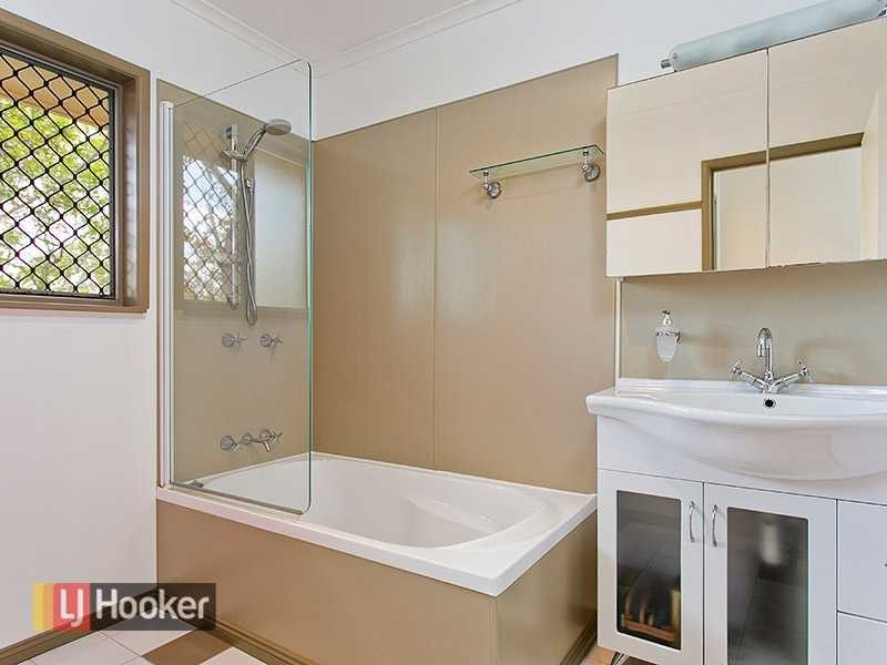 2 Dumba Lane, Ferny Hills QLD 4055