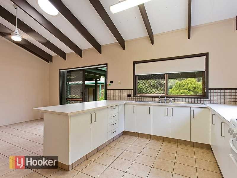 39 Avon Crescent, Albany Creek QLD 4035