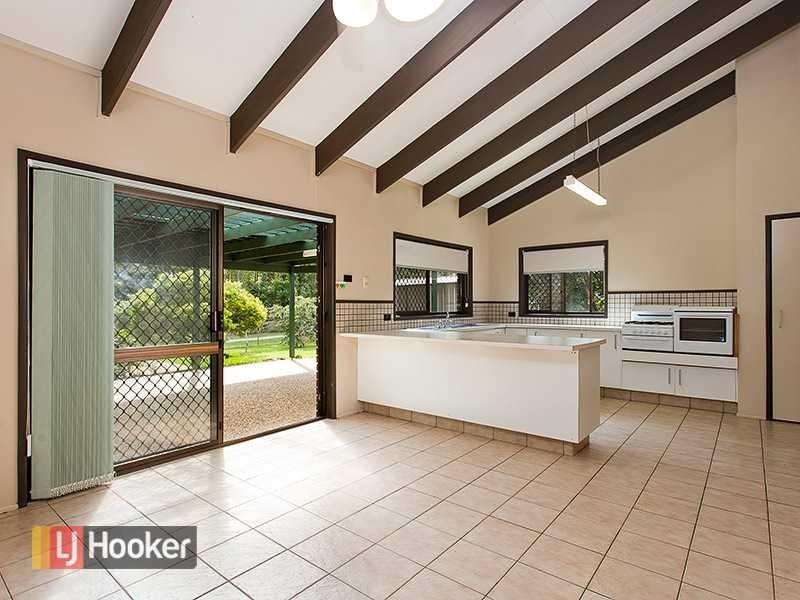 39 Avon Crescent, Albany Creek QLD 4035