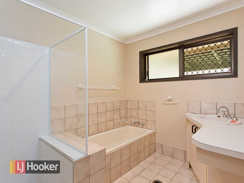 39 Avon Crescent, Albany Creek QLD 4035
