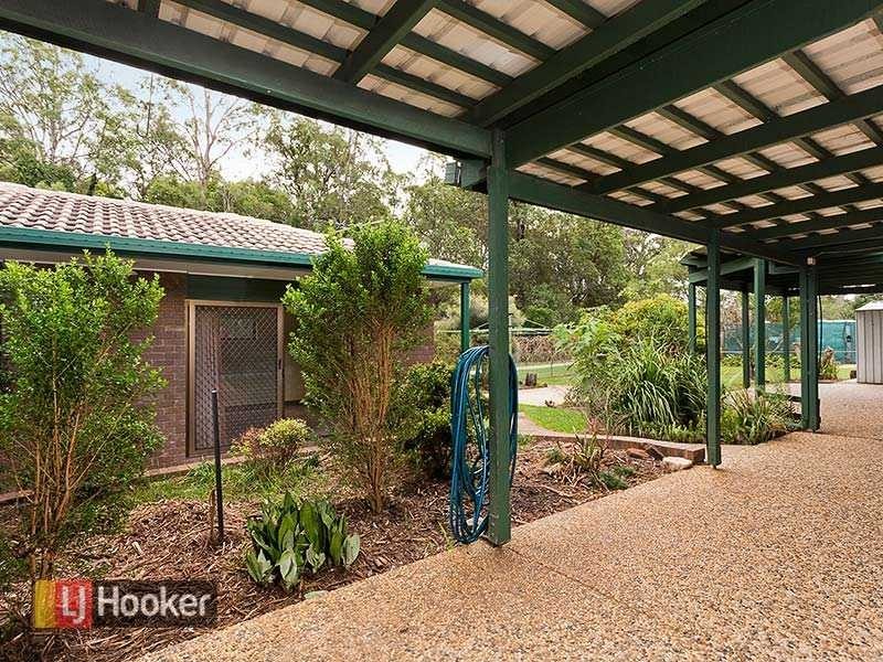 39 Avon Crescent, Albany Creek QLD 4035