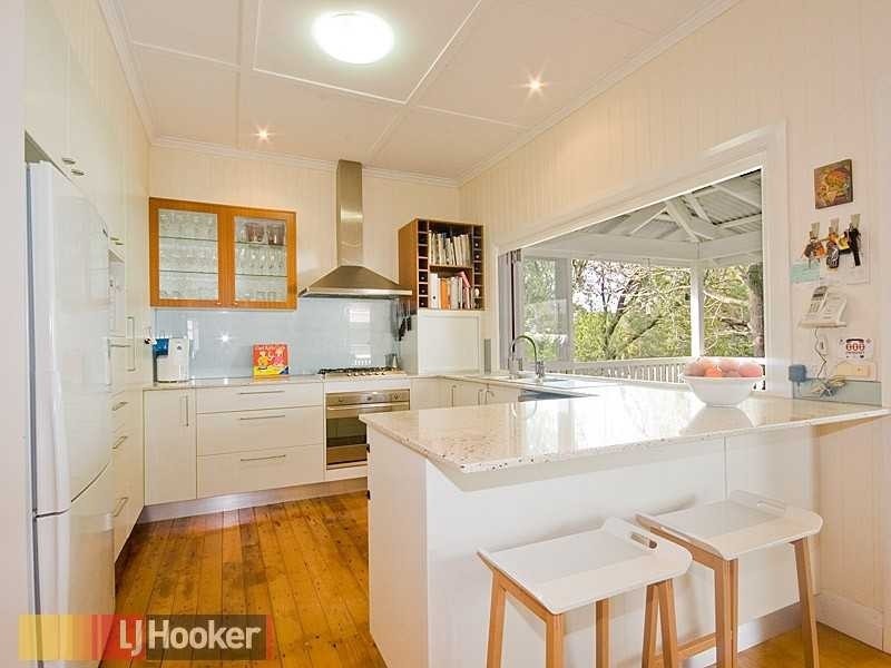 100 Dorrington Drive, Ashgrove QLD 4060