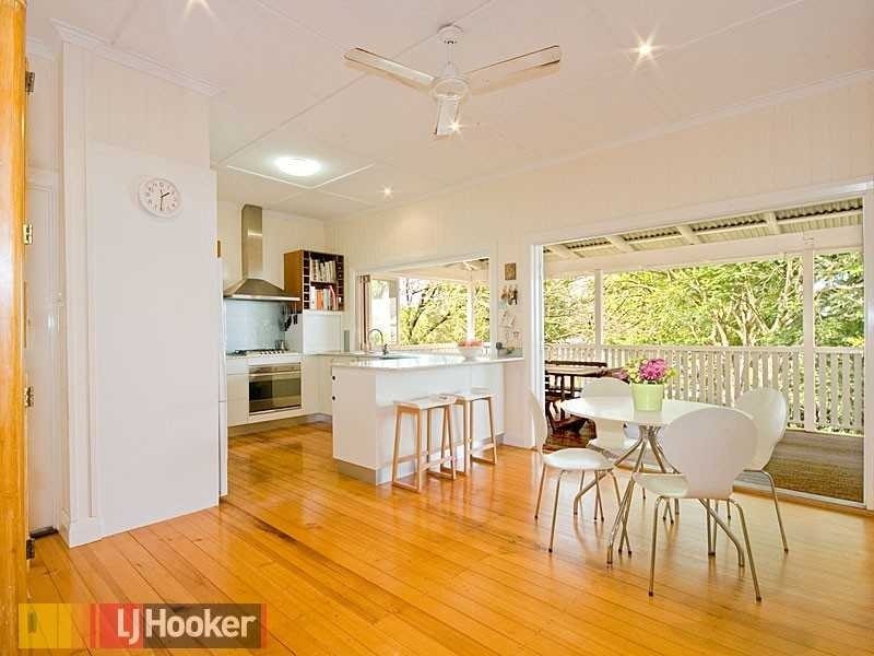 100 Dorrington Drive, Ashgrove QLD 4060