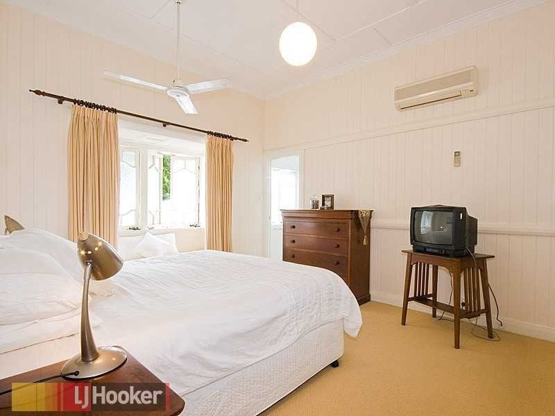 100 Dorrington Drive, Ashgrove QLD 4060