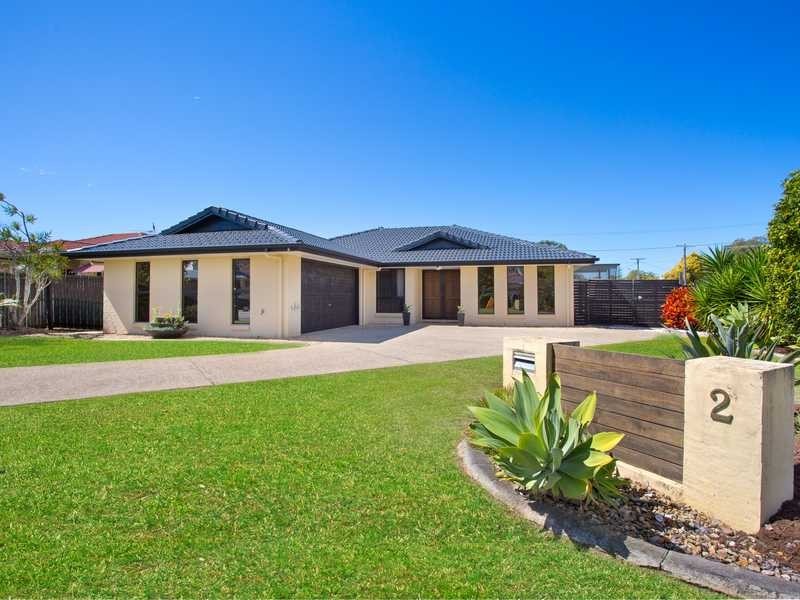 2 Robert Close, Redcliffe QLD 4020