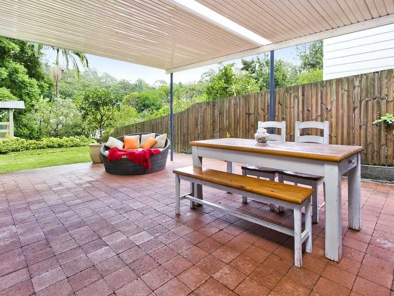 335 Simpsons Road, Bardon QLD 4065