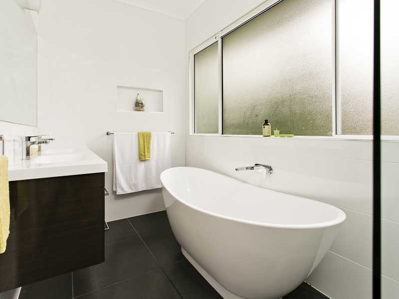 335 Simpsons Road, Bardon QLD 4065