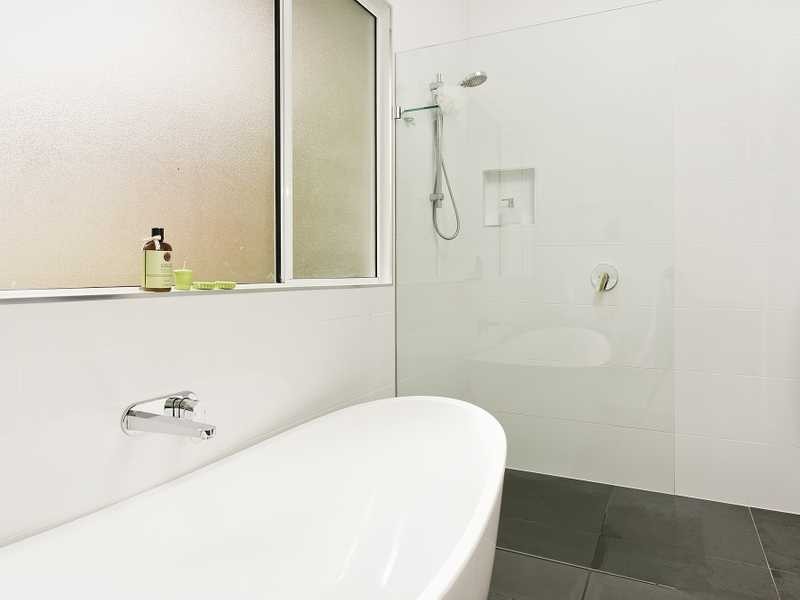 335 Simpsons Road, Bardon QLD 4065