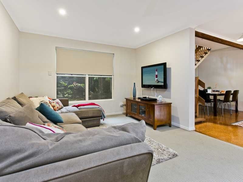 335 Simpsons Road, Bardon QLD 4065