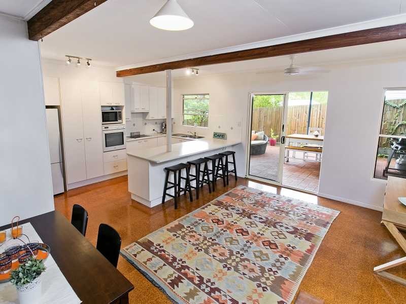 335 Simpsons Road, Bardon QLD 4065