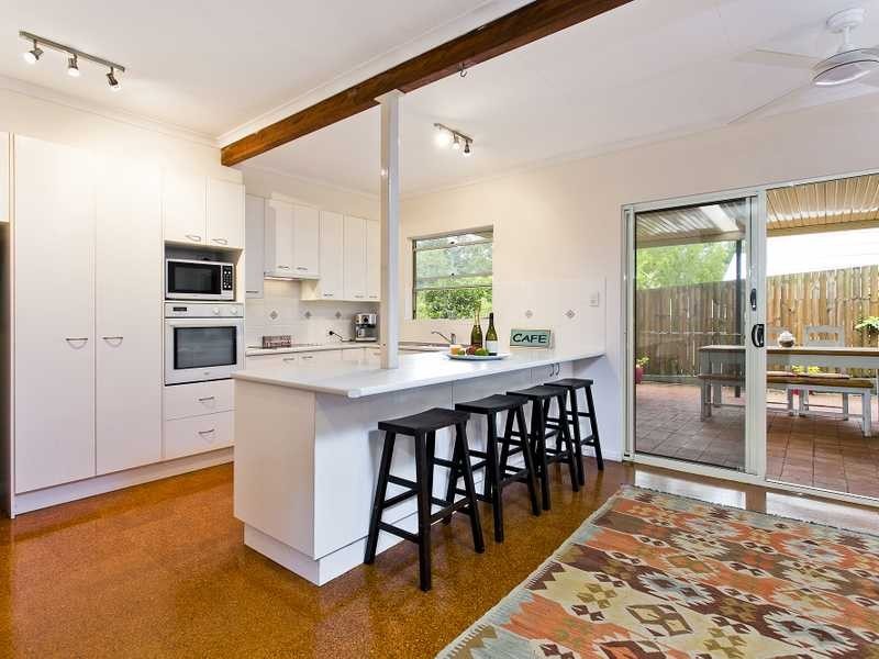 335 Simpsons Road, Bardon QLD 4065