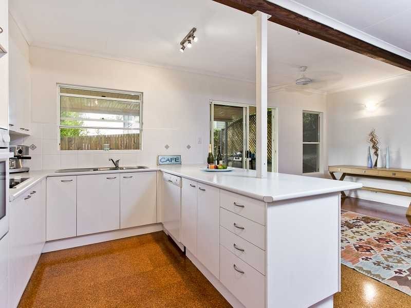 335 Simpsons Road, Bardon QLD 4065