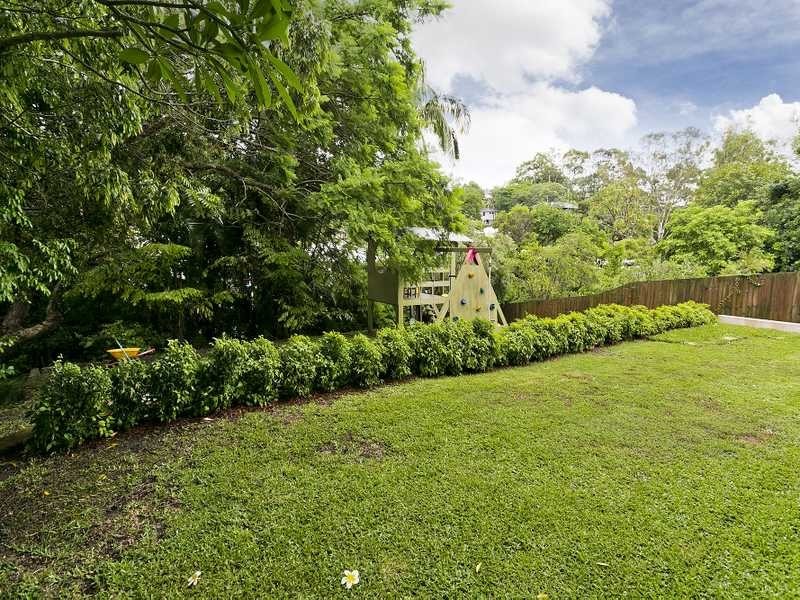 335 Simpsons Road, Bardon QLD 4065