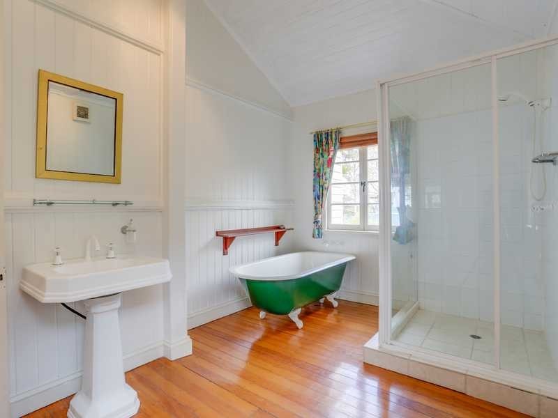 46 Eagle Terrace, Sandgate QLD 4017