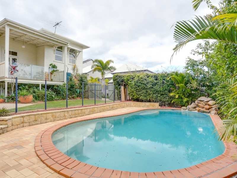 46 Eagle Terrace, Sandgate QLD 4017