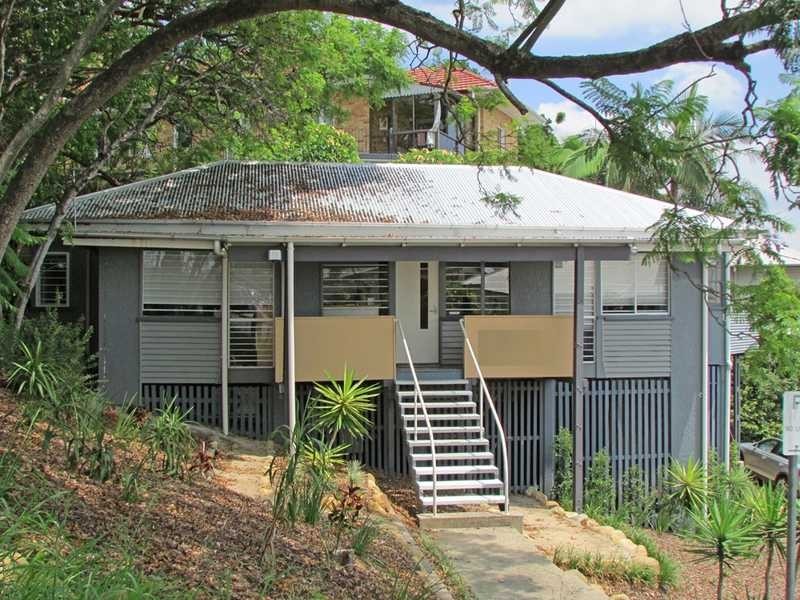 4 Zigzag Street, Red Hill QLD 4059