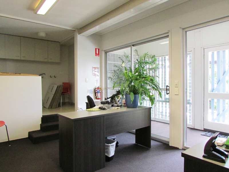 4 Zigzag Street, Red Hill QLD 4059