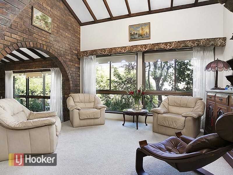 19 Dulzura Street, The Gap QLD 4061