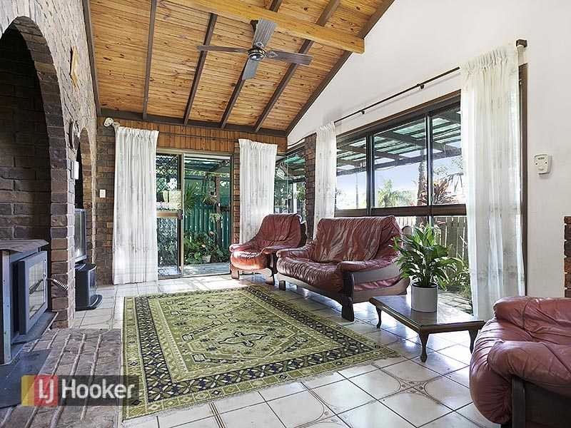 19 Dulzura Street, The Gap QLD 4061
