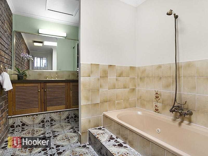 19 Dulzura Street, The Gap QLD 4061