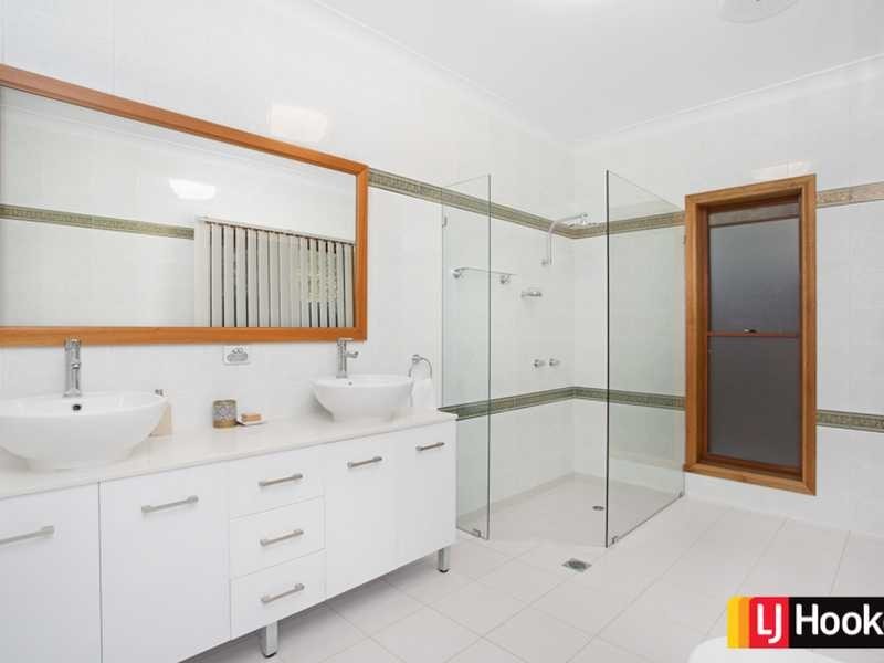 14 Phoebe Court, Bunya QLD 4055