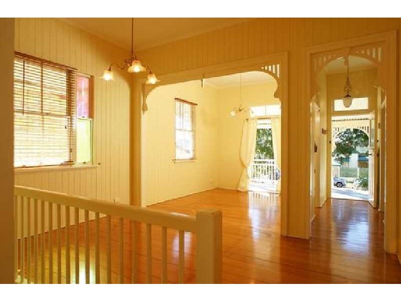 10 Yardley Avenue, Ashgrove QLD 4060