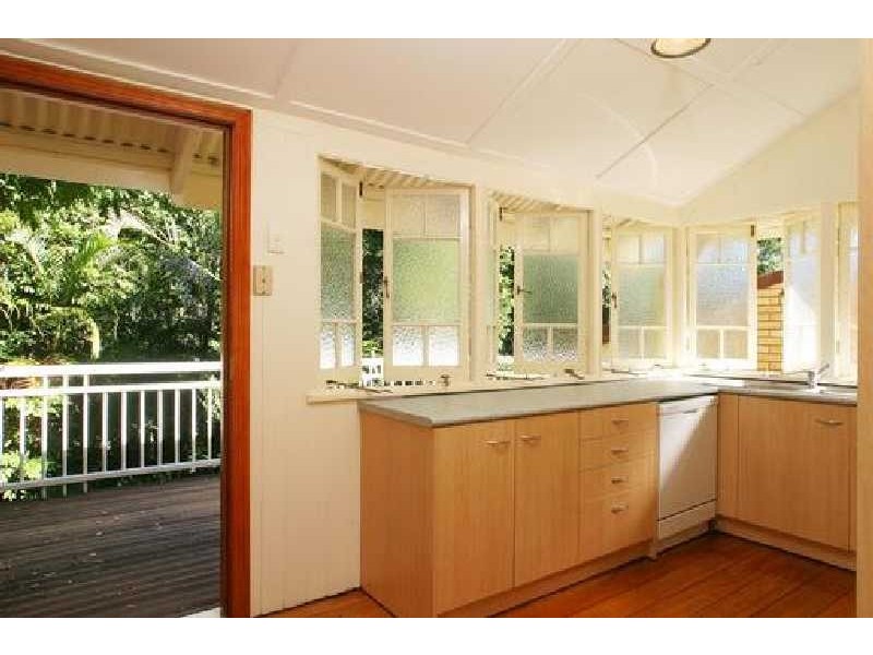 10 Yardley Avenue, Ashgrove QLD 4060