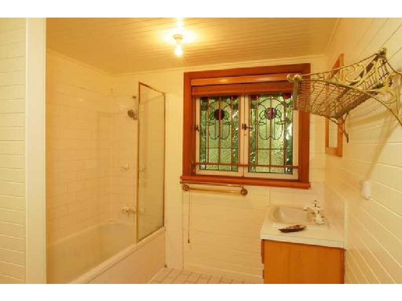 10 Yardley Avenue, Ashgrove QLD 4060