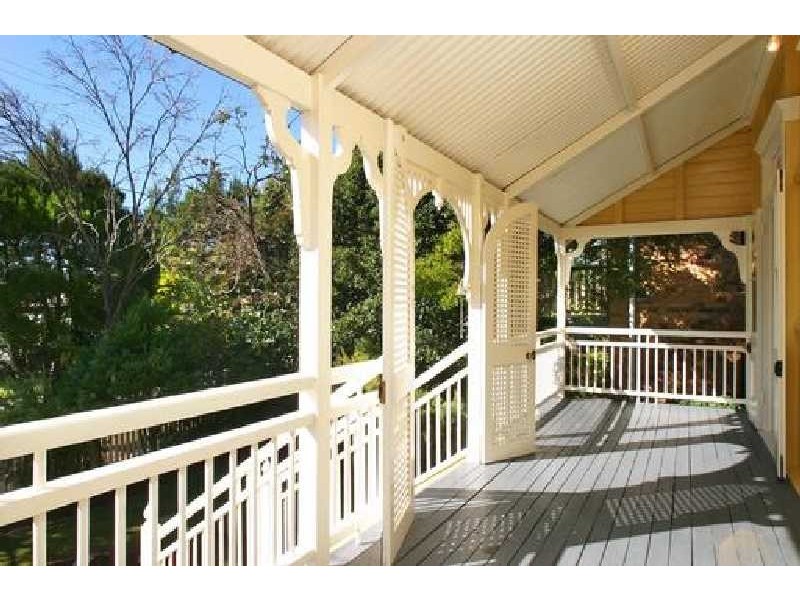 10 Yardley Avenue, Ashgrove QLD 4060