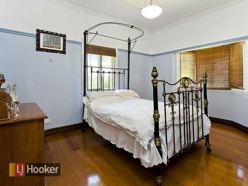 33 Vimy Street, Bardon QLD 4065