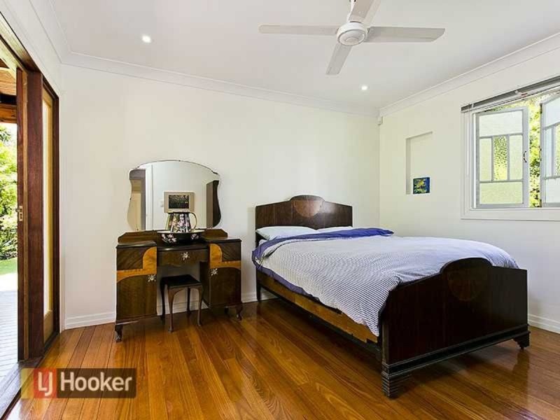 33 Vimy Street, Bardon QLD 4065