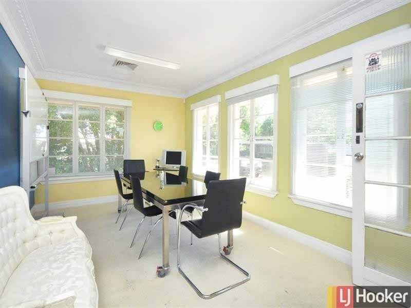 25 Ashgrove Avenue, Ashgrove QLD 4060