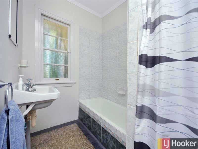 25 Ashgrove Avenue, Ashgrove QLD 4060