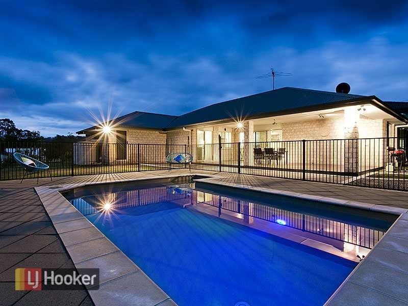 8 Seeana Court, Upper Kedron QLD 4055