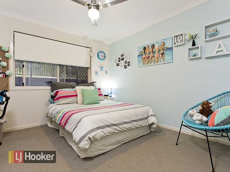 8 Seeana Court, Upper Kedron QLD 4055