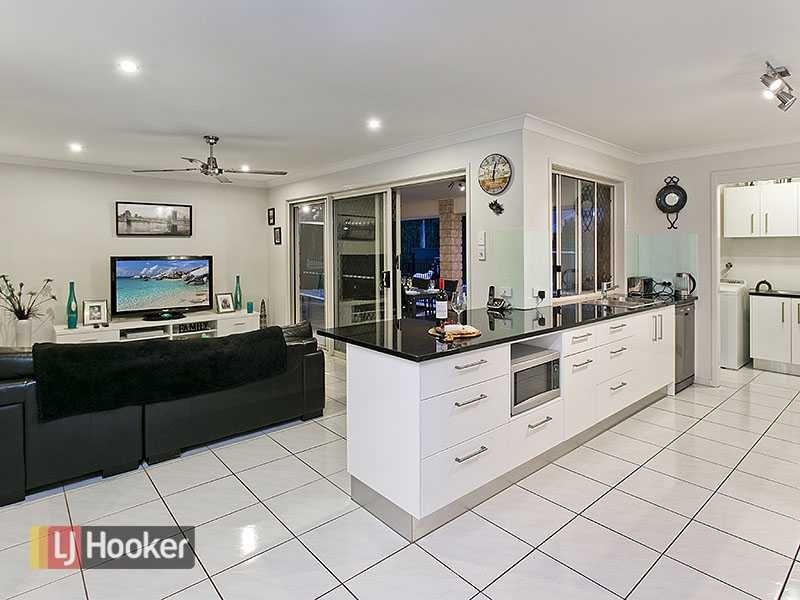 8 Seeana Court, Upper Kedron QLD 4055