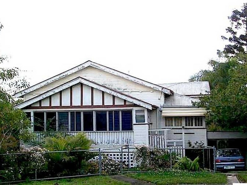 7 The Crescent, Ashgrove QLD 4060