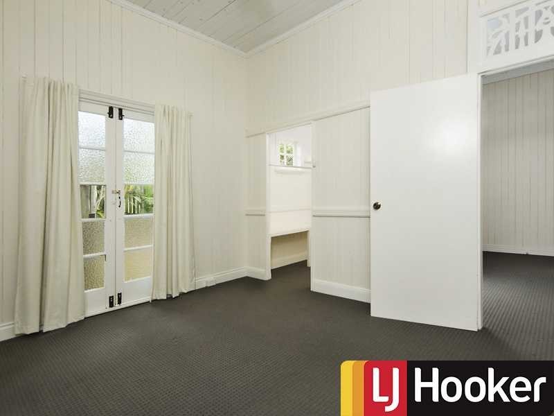 9 Shaw Street, Bardon QLD 4065