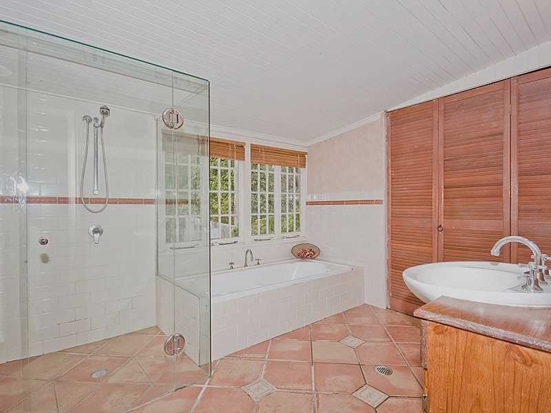 12 Fred Street, Red Hill QLD 4059