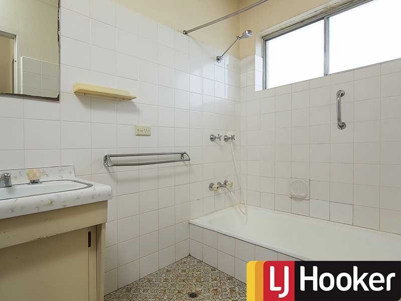 3/66 Woodstock Road, Toowong QLD 4066