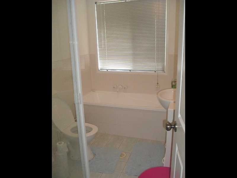 8 Chestnut Place, The Gap QLD 4061