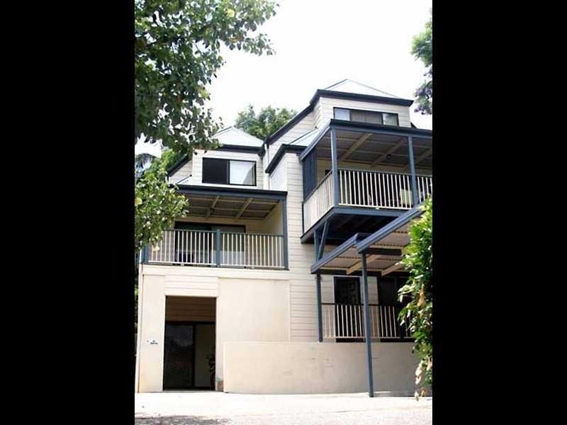1/16 Glassey Street, Red Hill QLD 4059