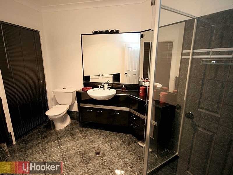 16 Glasgow Street, Ashgrove QLD 4060
